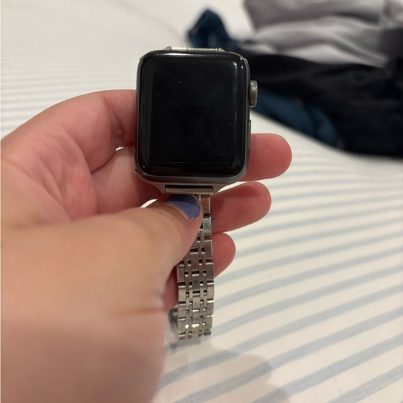 Apple Watch Series 3 38mm with Silver Band - Picture 1 of 3